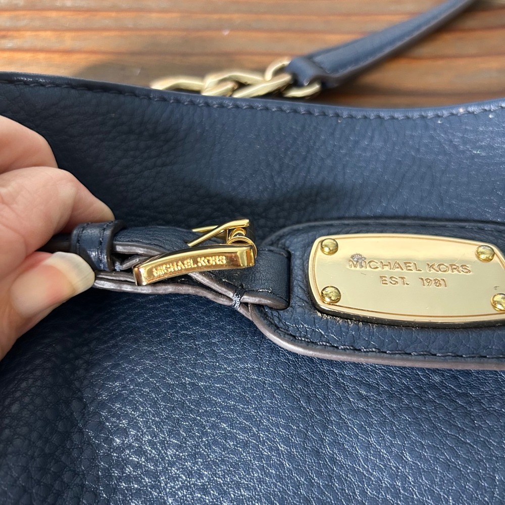Michael‎ Michael Kors Navy blue Hamilton pebbled Leather Crossbody Bag Gold - Picture 10 of 13